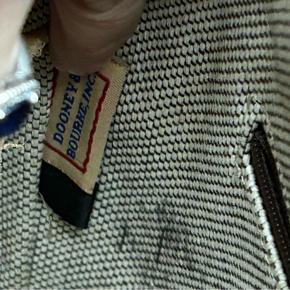 Dooney & bourke monogram signature canvas bucket tote - Picture 6 of 8